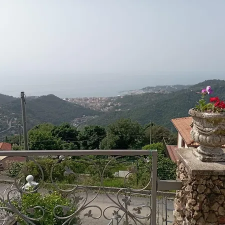 Villa In Collina Vista Mare 別荘